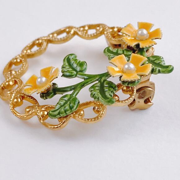 VTG Mid Century Enamel Floral Wreath Brooch Gold Tone Faux Pearl Articulated - Picture 3 of 10
